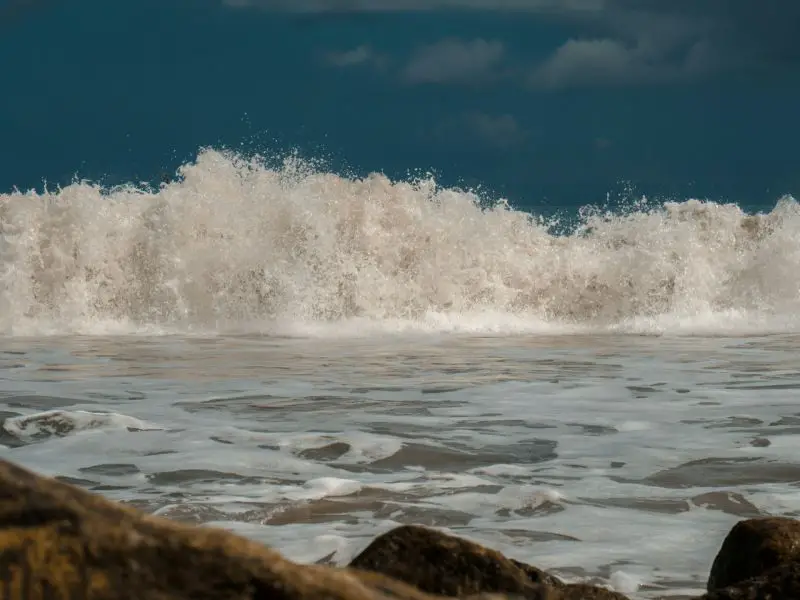 Tropical Storm Lala floods Hawaii, one dead