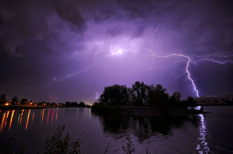 U.S. Weather: Severe Storms, Flooding, Flight Disruptions and Dangerous Heat Threaten Millions