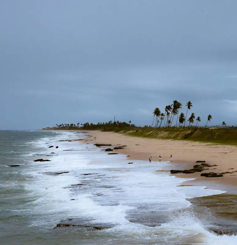 Hawaii hit by strong winds and flooding as officials urge safety and activate emergency operations