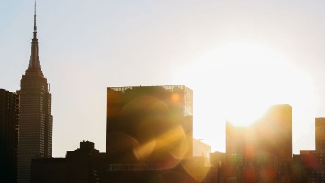 New York Heat Builds Toward 90s