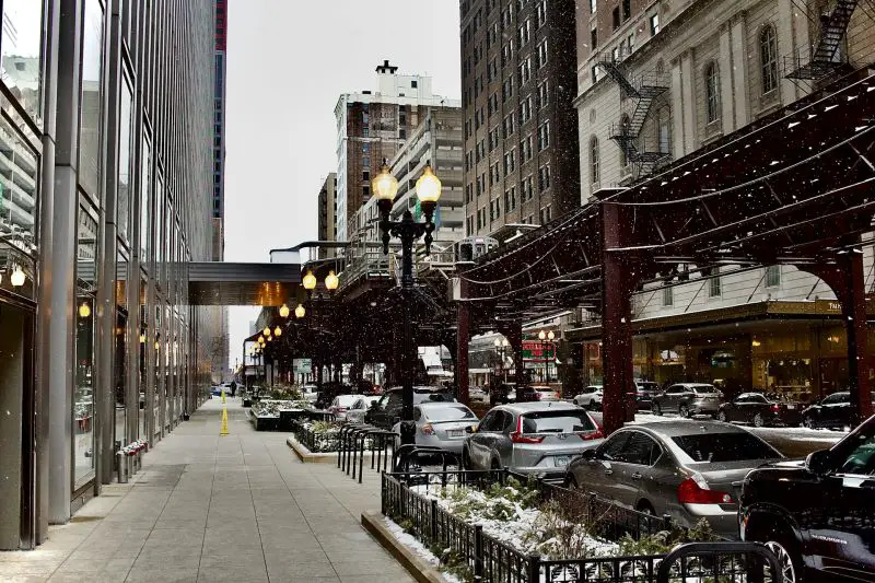 Chicago, Illinois Sees Prolonged Mild Weather as Snow, Lake Effect, and Bitter Cold Line Up Ahead