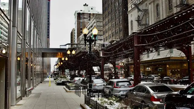Mild Streak in Chicago Before Winter Returns