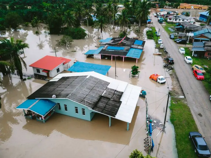 Two rare Kona storms slam Hawaii: catastrophic flooding, evacuations, and long recovery ahead