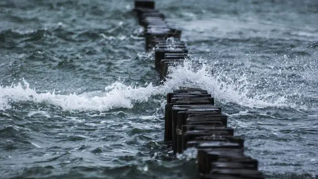Nor’easter Pounds East Coast
