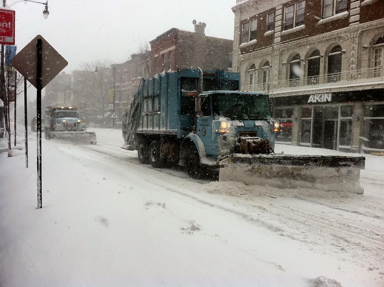 Arctic blast unleashes over a foot of snow in Great Lakes, record lows ...