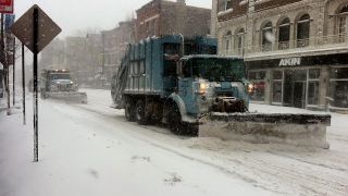 Arctic air sweeps across the U.S., dumping deep snow on the Great Lakes and freezing the South Arctic air sweeps across the U.S., dumping deep snow on the Great Lakes and freezing the South