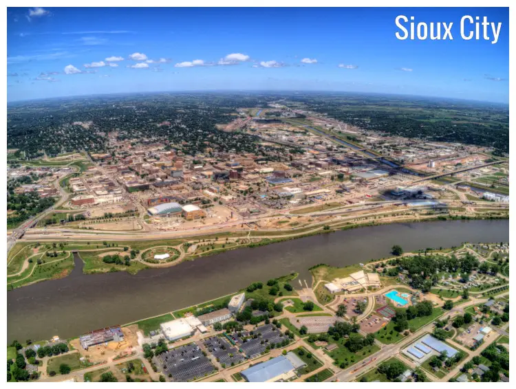 Panorama of the vast Sioux City, Iowa