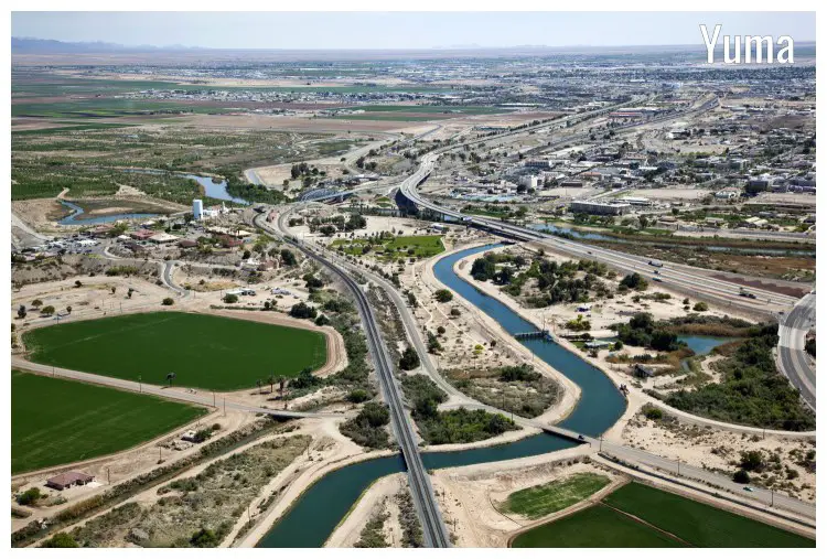 Arizona/California border with the Colorado River in Yuma, Arizona Arizona/California border with the Colorado River in Yuma, Arizona