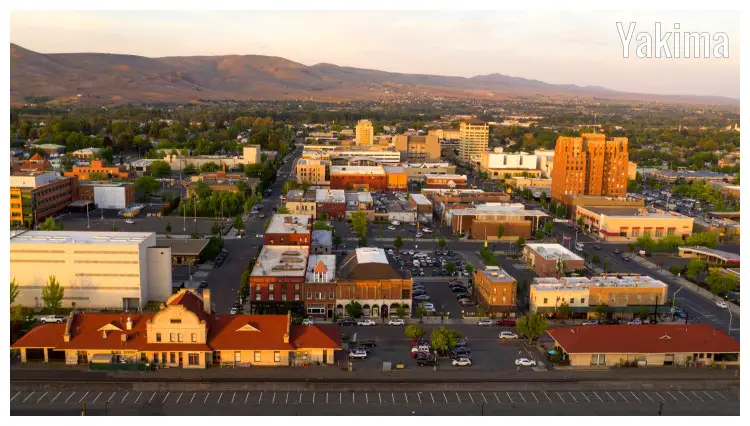 The sweetly illuminated city of Yakima, Washington The sweetly illuminated city of Yakima, Washington