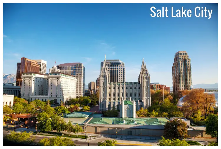 A stunning autumn panorama of the Salt Lake City landscape in Utah A stunning autumn panorama of the Salt Lake City landscape in Utah