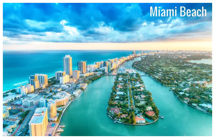 Clear blue waters of Miami Beach in Florida Clear blue waters of Miami Beach in Florida