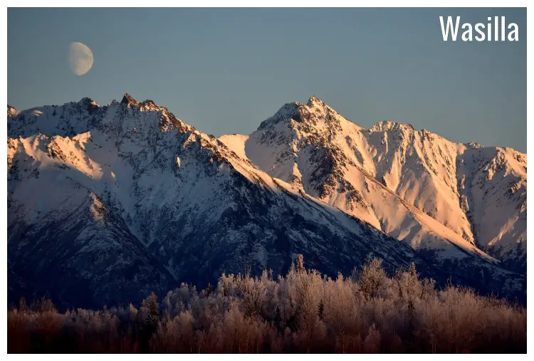 The famed Chugach Mountain Ranges in Wasilla, Alaska The famed Chugach Mountain Ranges in Wasilla, Alaska