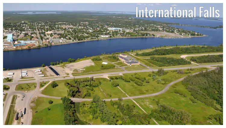 The Rainy River draining into the Rainy Lake, dense road network, and a townscape of International Falls City in Minnesota