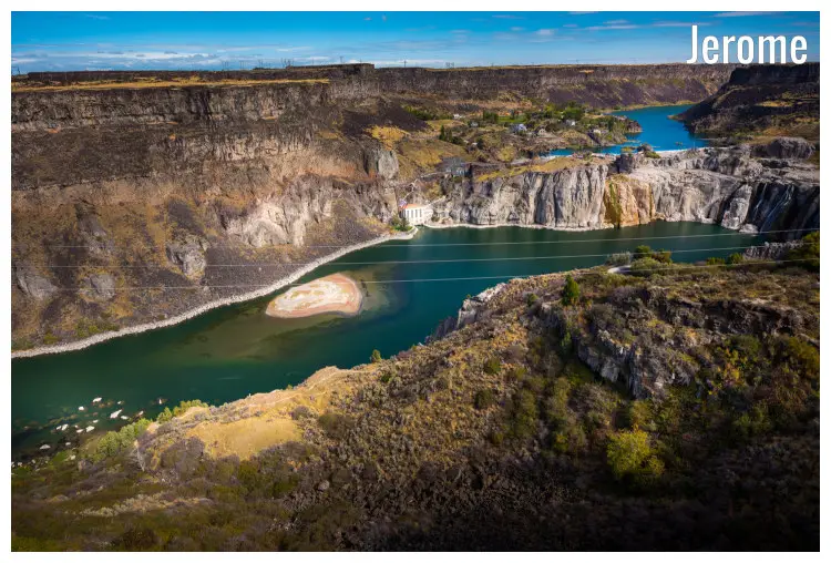 The high rocks around the Snake River near the iconic Shoshone Falls in Jerome County, Idaho The high rocks around the Snake River near the iconic Shoshone Falls in Jerome County, Idaho