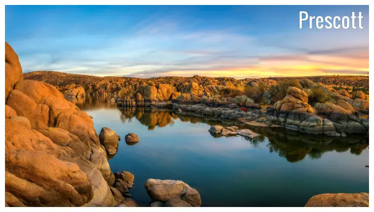 Beautiful sunset above the calm Watson Lake in the Granite Dells of Prescott, Arizona