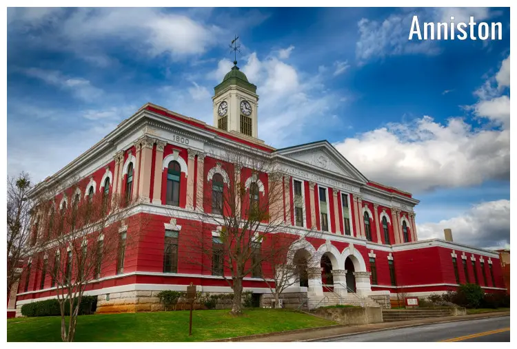 The colorful courthouse of the Calhoun County located in Anniston, Alabama