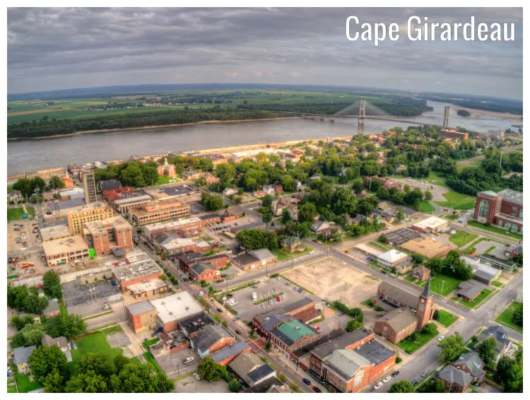 A unique aerial panorama of the Cape Girardeau in Missouri, with a clear view of the large Mississippi River outback