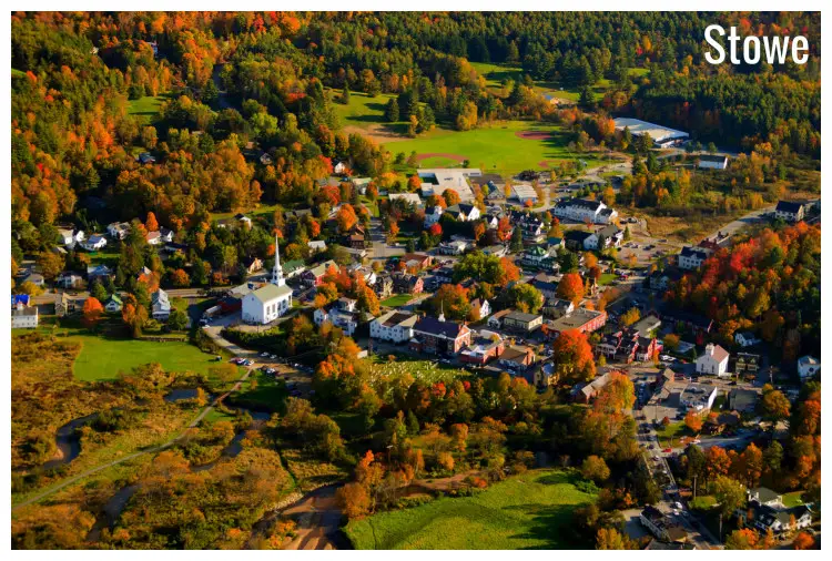 A small village in Stowe, Vermont, with colorful scenes from the fall foliage beauty