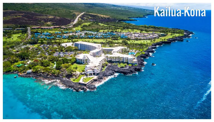 Kailua-Kona, Hawaii, surrounded by clear waters Kailua-Kona, Hawaii, surrounded by clear waters
