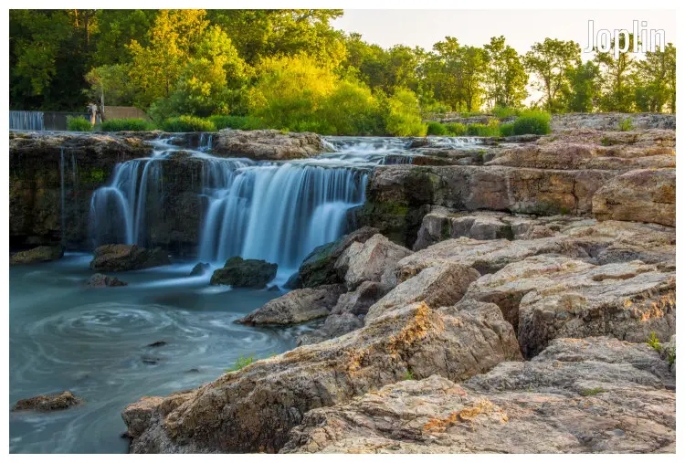 Amazing Grand Falls in Joplin, Missouri