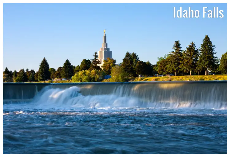 An eye-catching shot of the Snake River, Idaho Falls, with a view of the iconic Idaho Falls Temple in the back